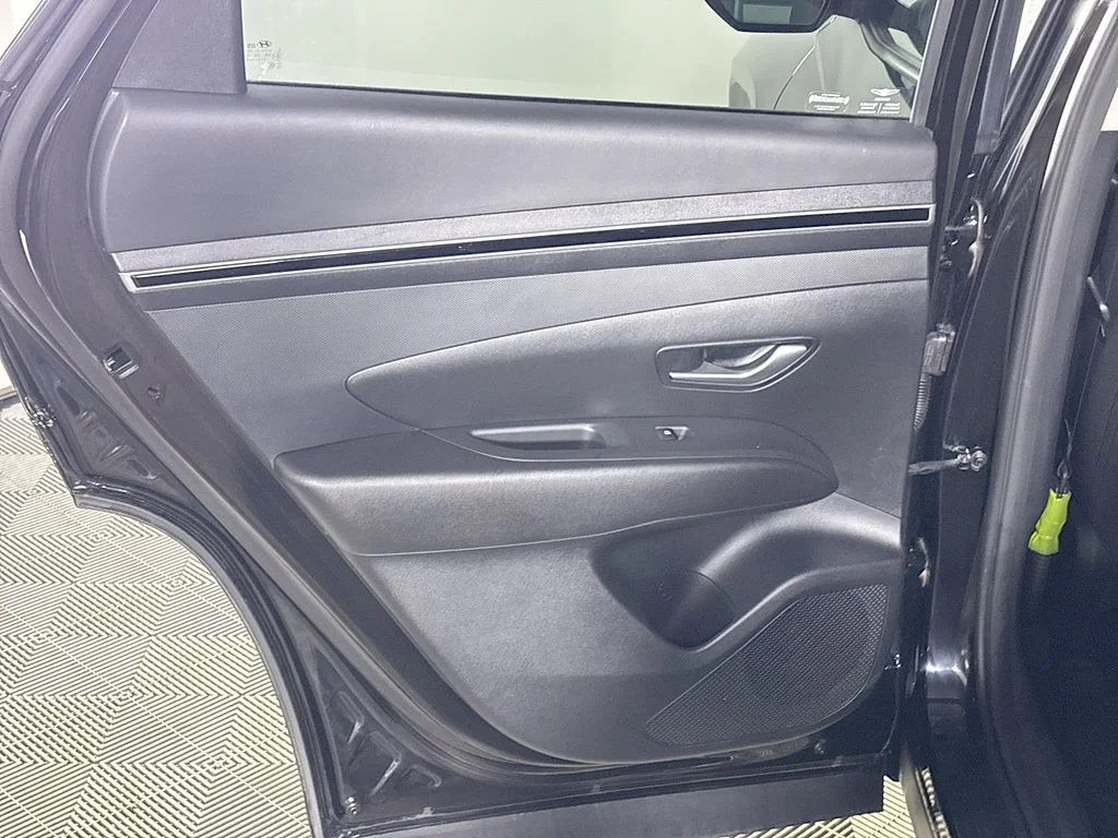 Used 2024 Black Hyundai SEL image 19