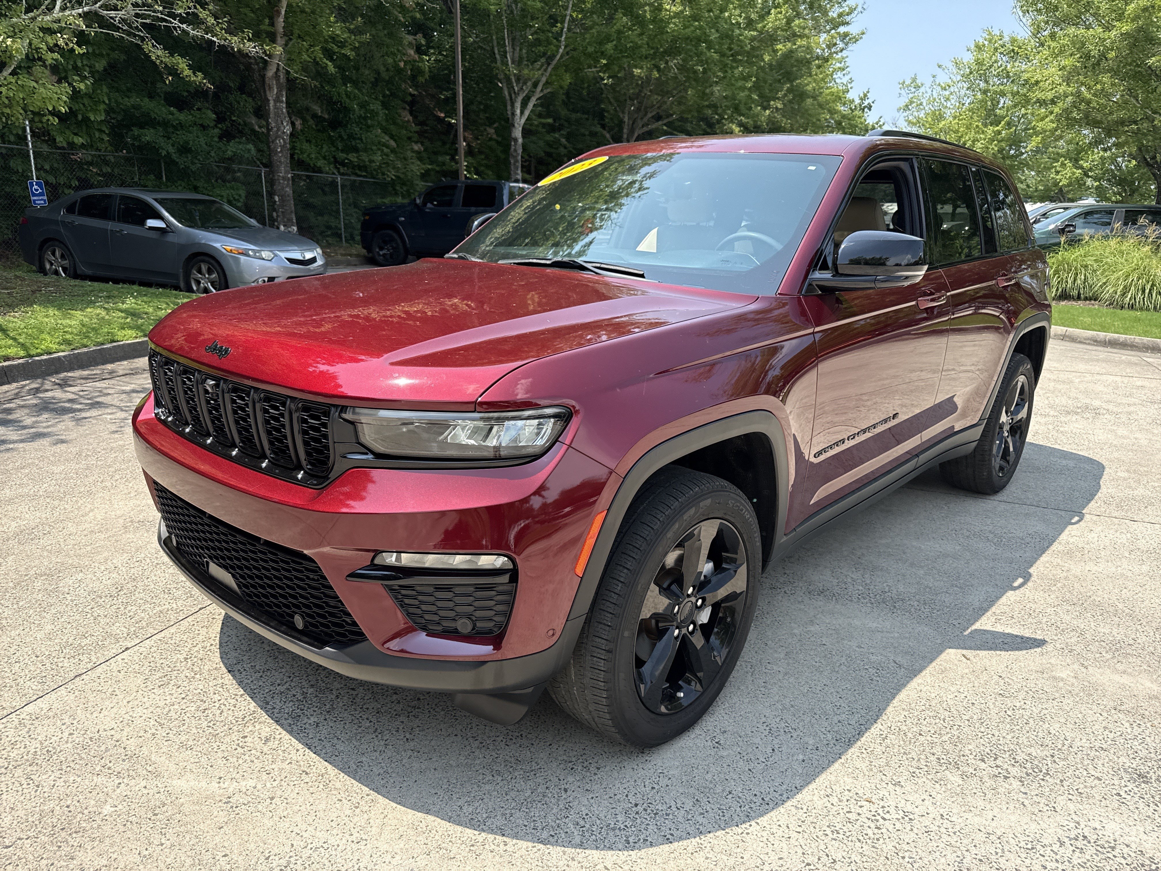 Used 2023 Velvet Red Pearlcoat Jeep Limited image 3