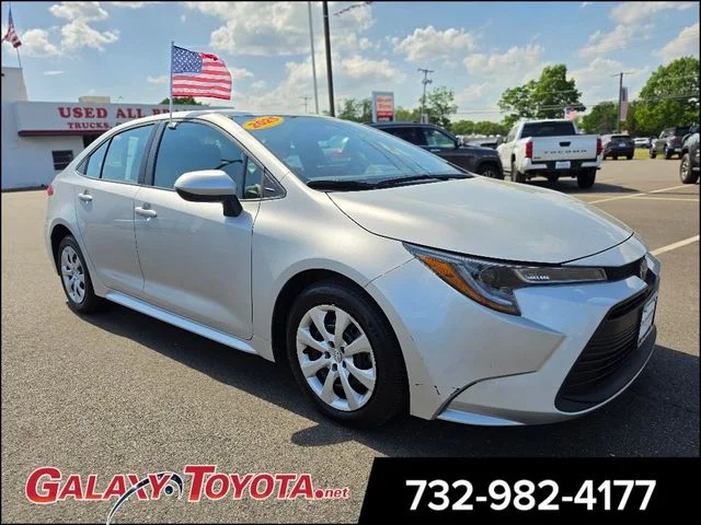 2025 Toyota Corolla LE CVT's photo
