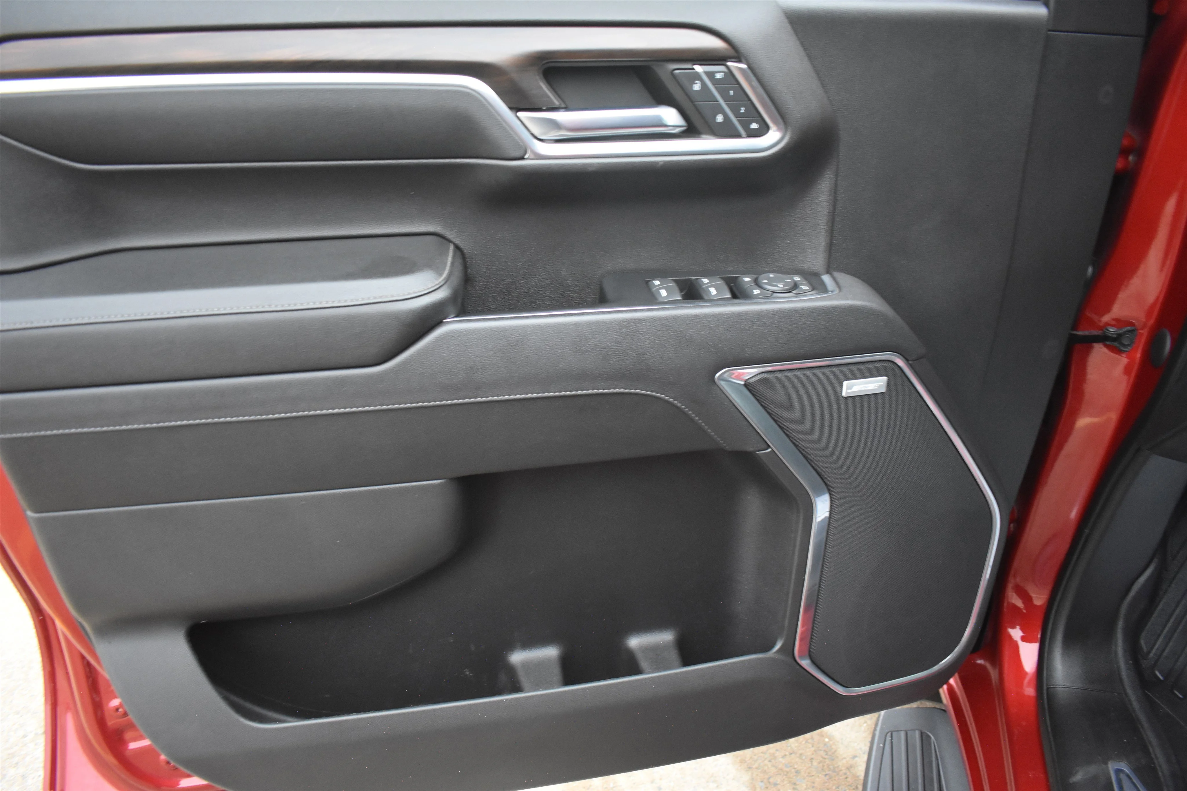 2023 GMC Sierra 1500 SLT - Photo 14