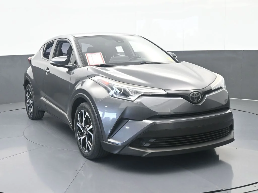 Used 2019 Magnetic Gray Metallic Toyota XLE image 9