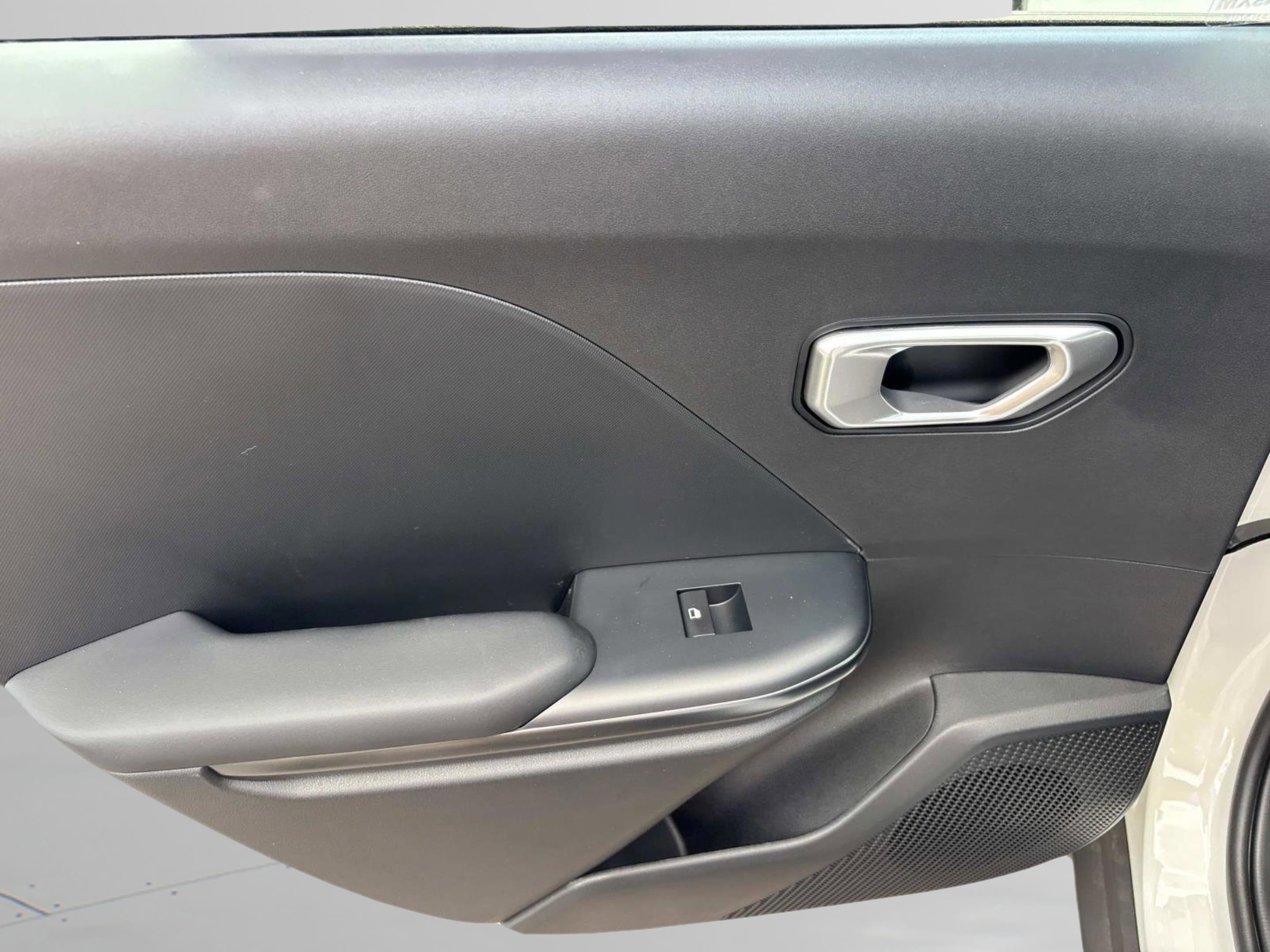 New 2026 Snow White Pearl Kia LX image 14
