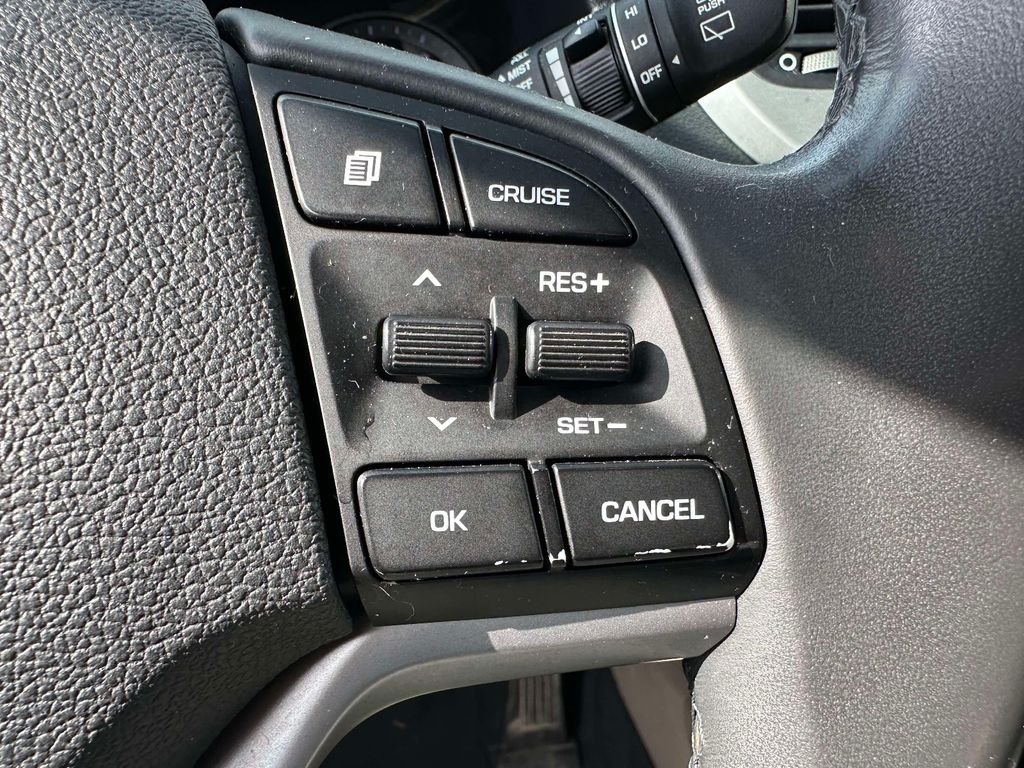 Used 2018 Black Hyundai SEL Plus image 27