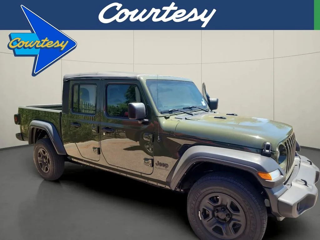 2022 Jeep Gladiator Sport's photo