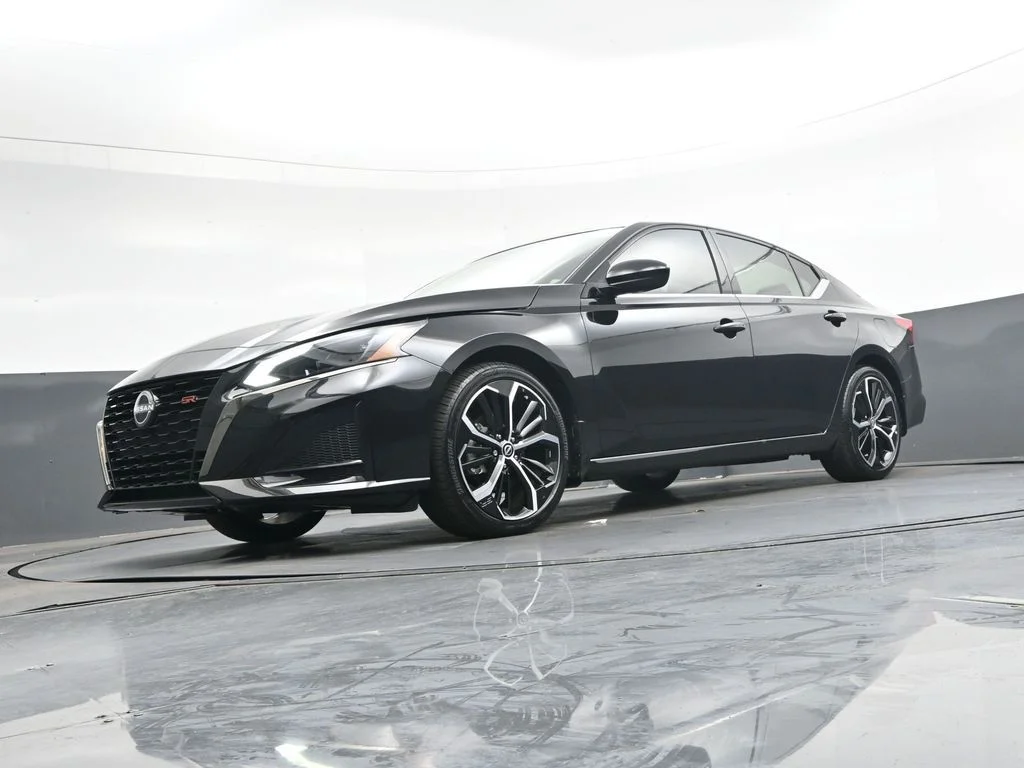 Used 2025 Black Nissan 2.5 SR image 50