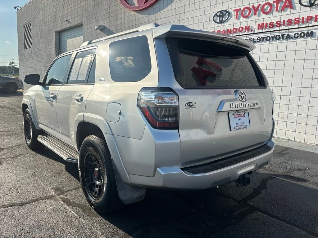 Used 2016 Silver Toyota SR5 Premium image 4