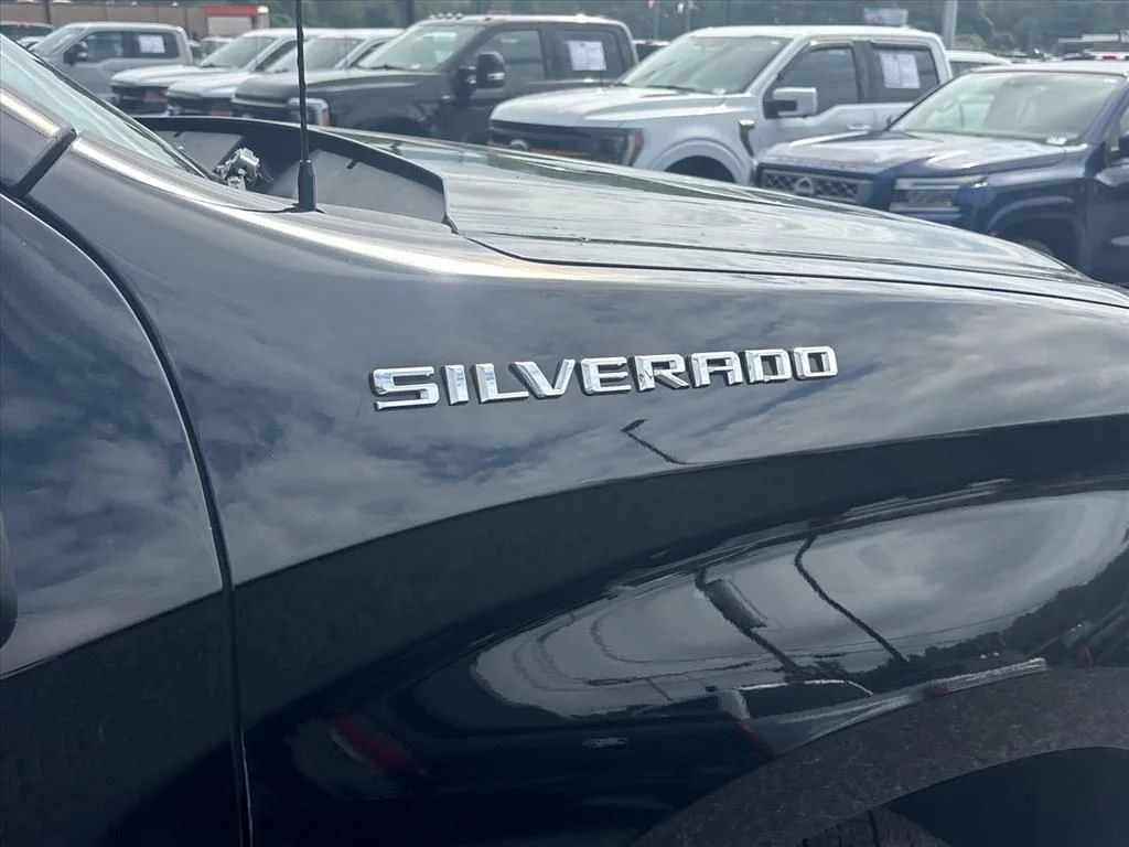 Used 2024 Black Chevrolet Custom image 11