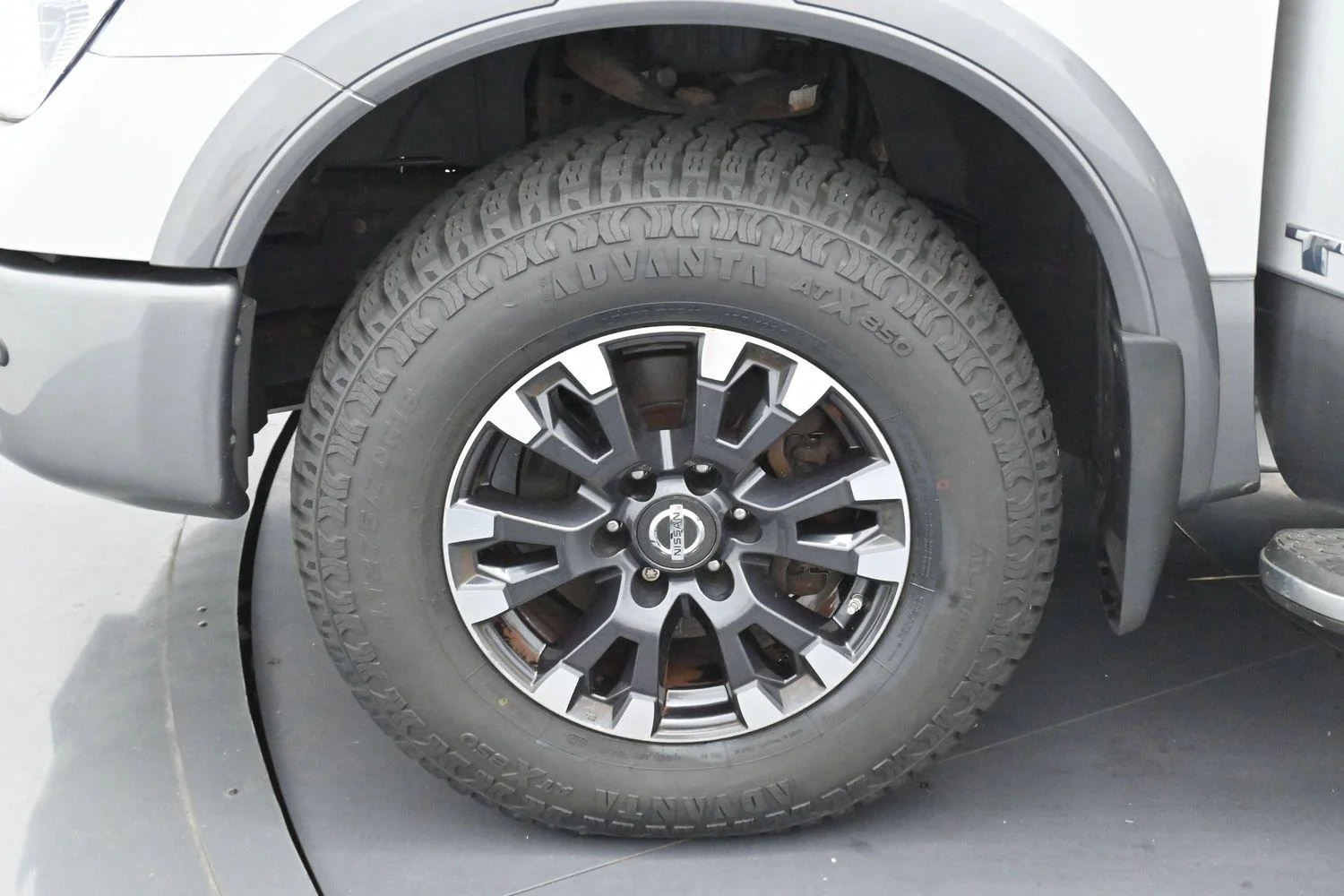 Used 2018 Brilliant Silver Nissan PRO-4X image 38