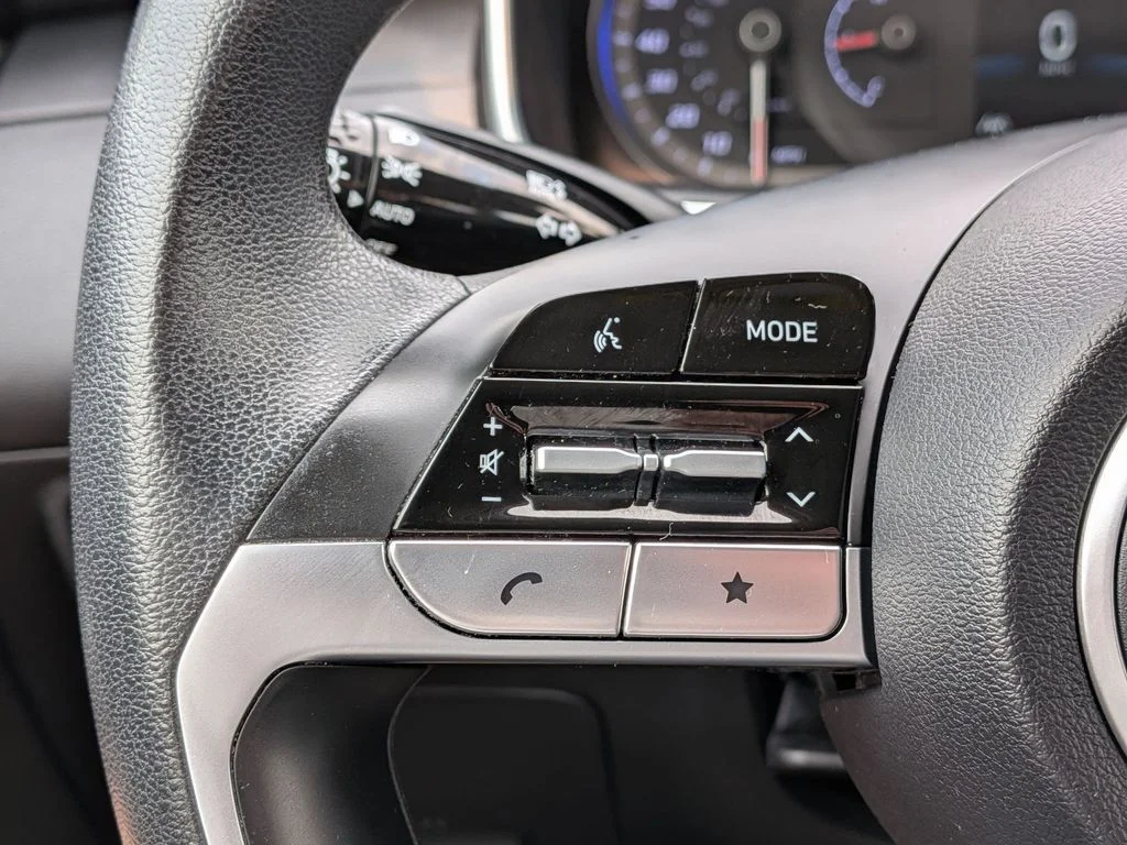 Used 2022 Gray Hyundai SEL image 15