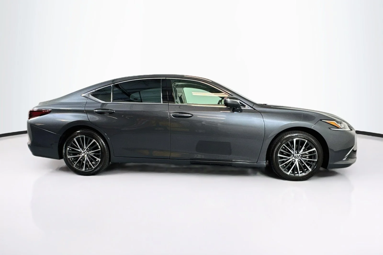 Used 2025 Cloudburst Gray Lexus ES 350 image 4