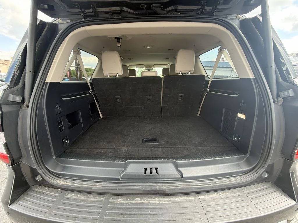 Used 2024 Gray Ford XLT image 30