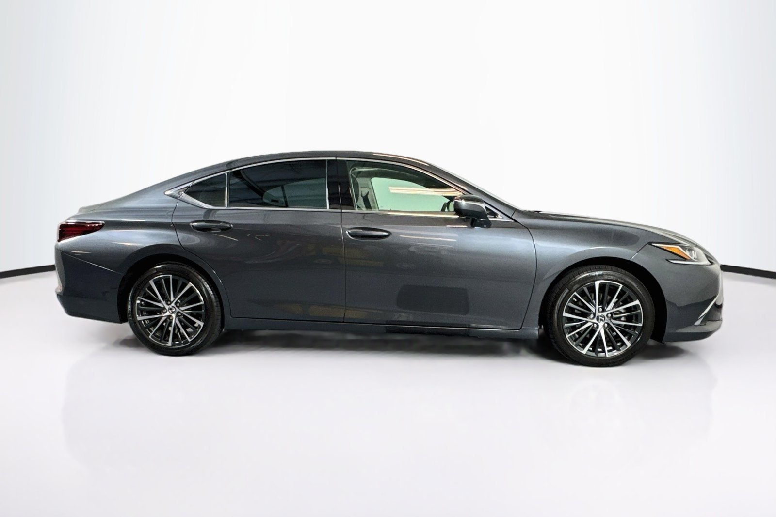 Used 2025 Cloudburst Gray Lexus ES 350 image 4