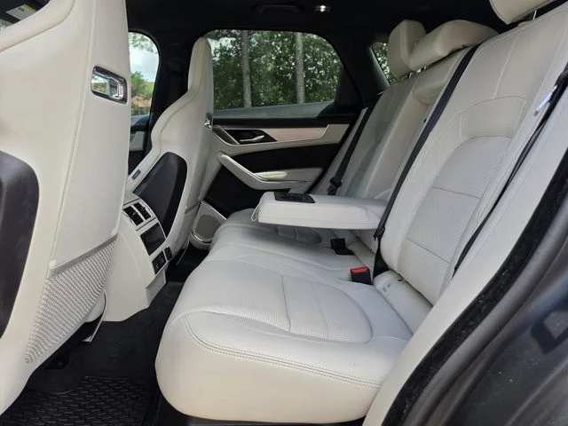 2025 Jaguar F-PACE R-Dynamic S - Photo 18