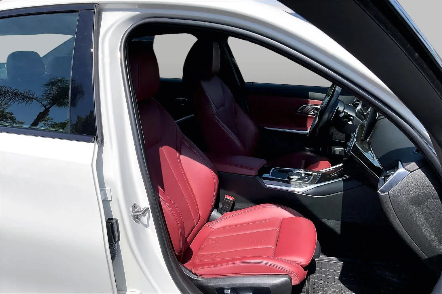 Used 2023 Alpine White BMW 330i image 8