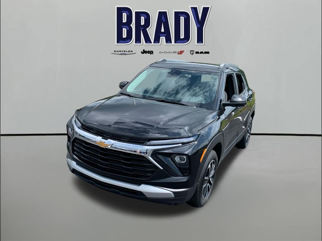Used 2025 Black Chevrolet LT image 3