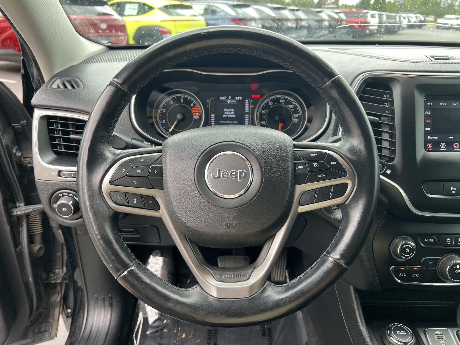 Used 2019 Diamond Black Crystal Pearlcoat Jeep Latitude Plus image 34