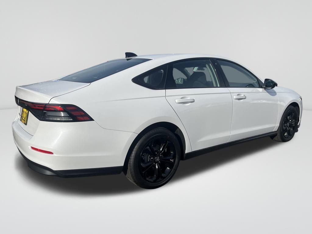 2025 Honda Accord SE - Photo 7