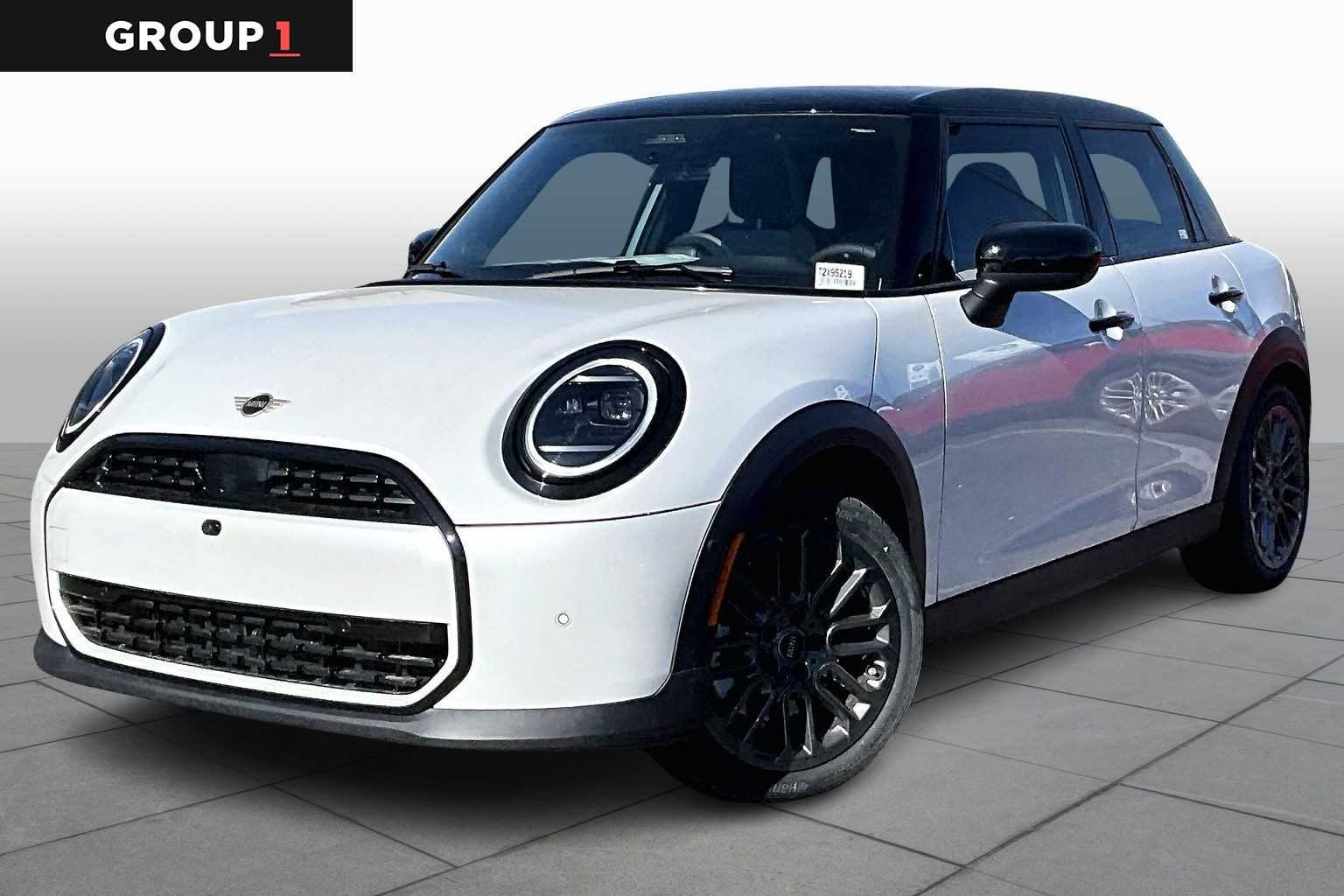2026 MINI Hardtop's photo