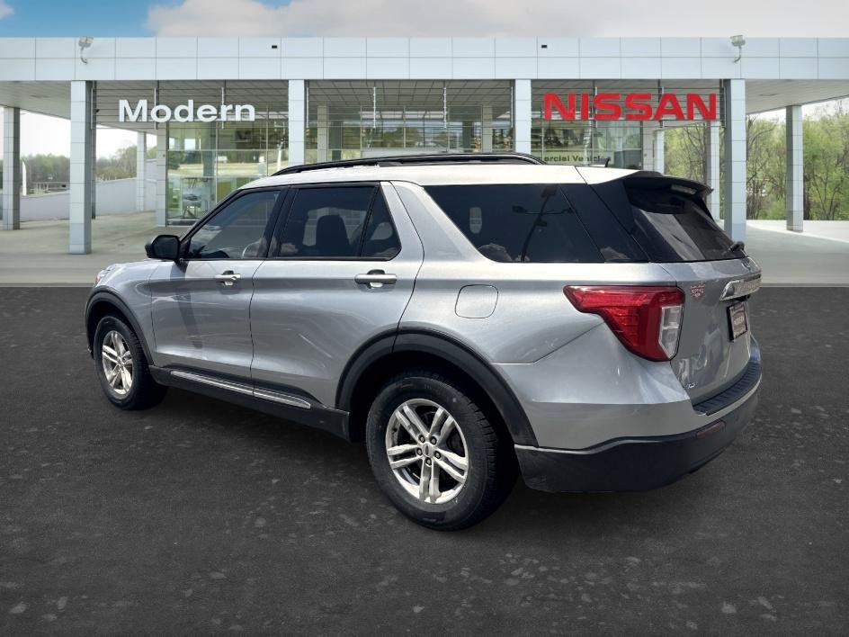 Used 2022 Iconic Silver Metallic Ford XLT image 3
