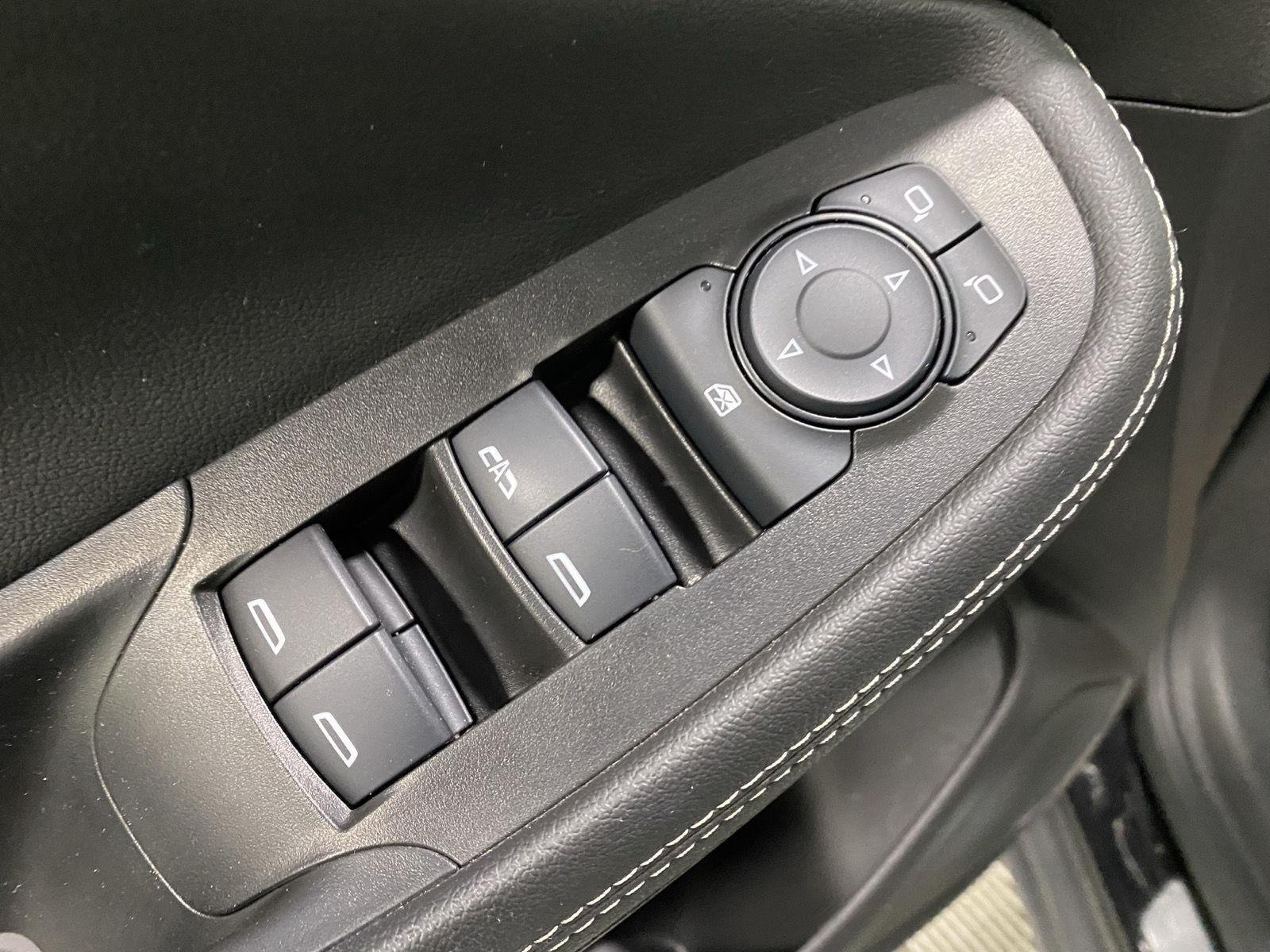 Used 2022 Ebony Twilight Metallic Buick Preferred image 18