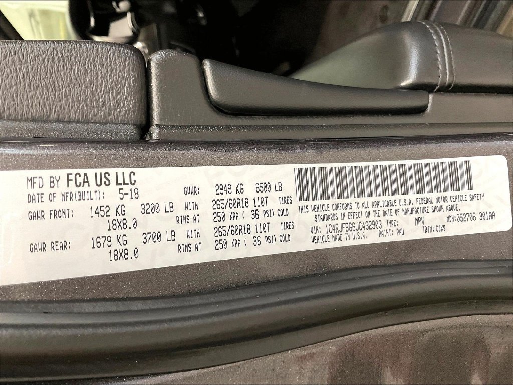 Used 2018 Gray Jeep Limited image 37