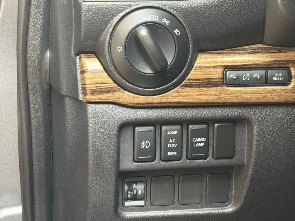 Used 2019 Gun Metallic Nissan SL image 24