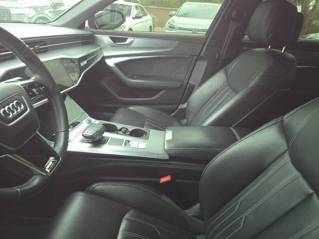 Used 2020 Tango Red Audi Prestige image 4