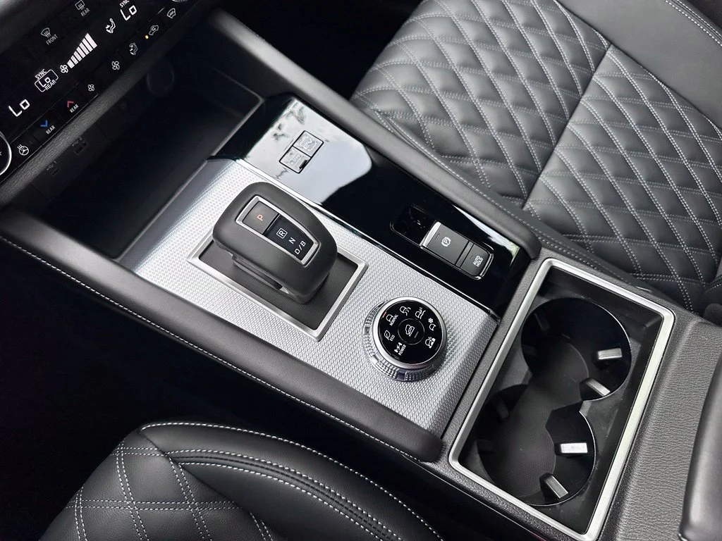 New 2026 Moonrock Gray Nissan Platinum image 32