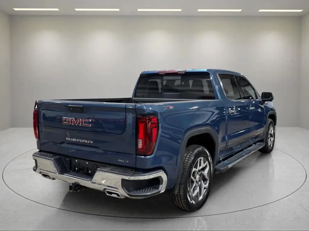 Used 2024 Downpour Metallic GMC SLT image 4