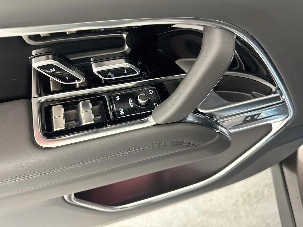 New 2026 Charente Grey Land Rover SE image 18