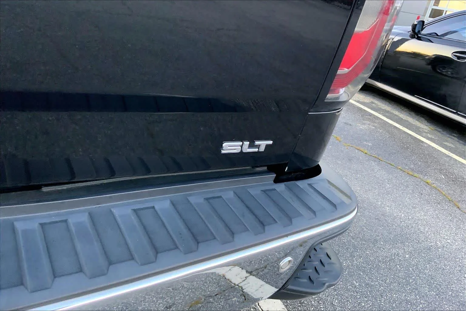 Used 2018 Onyx Black GMC SLT image 10
