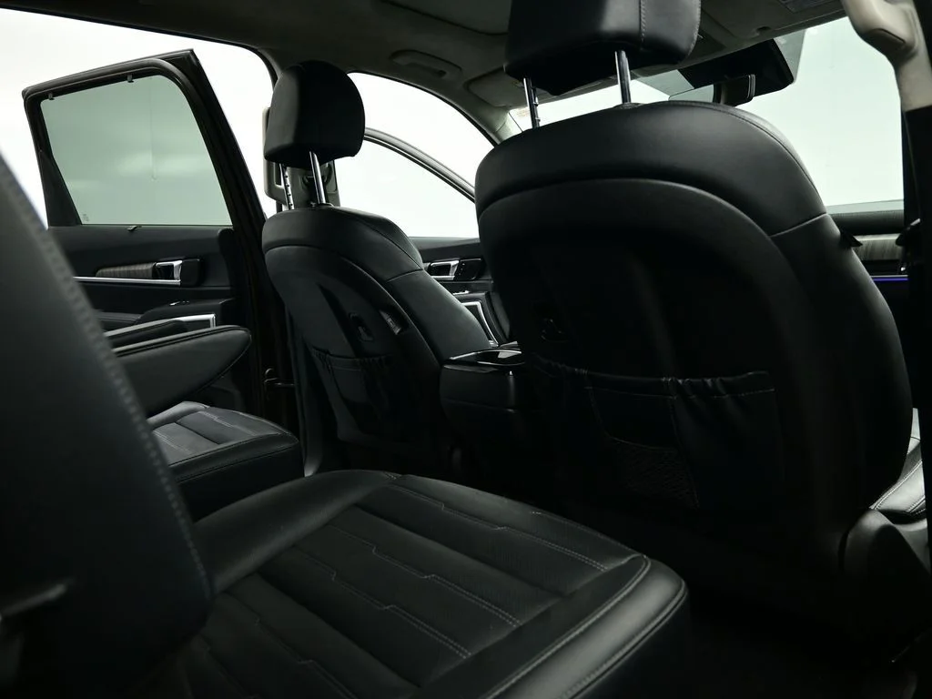 Used 2023 Green Kia SX-Prestige image 70