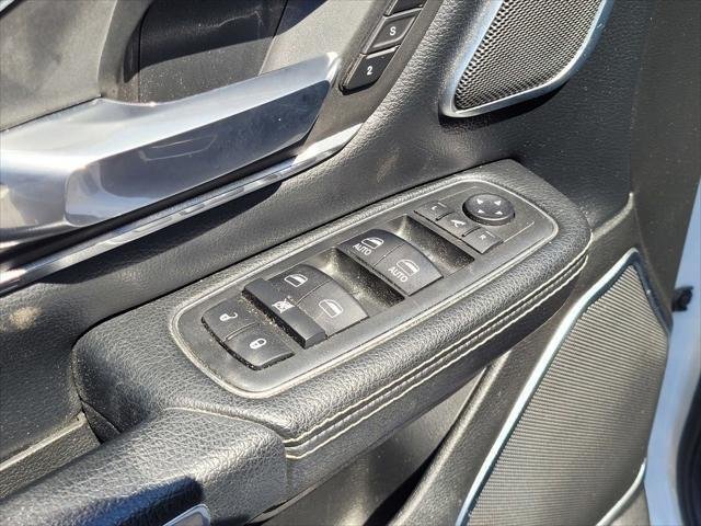 Used 2019 White RAM Laramie image 20