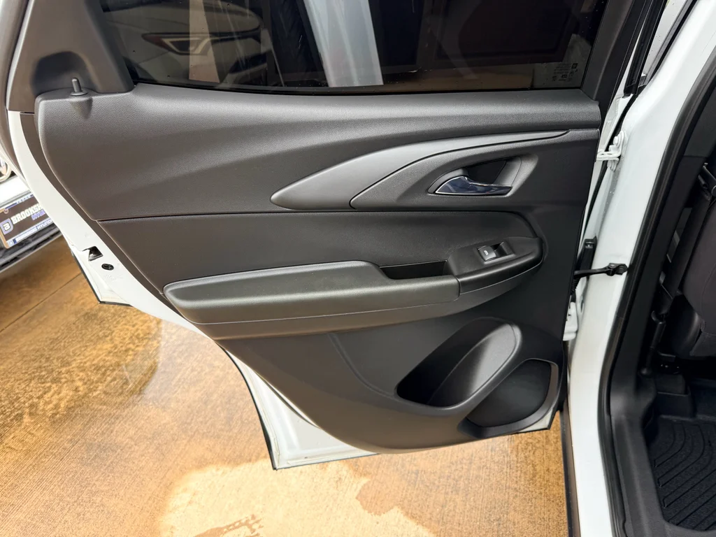 Used 2021 Summit White Chevrolet LT image 23