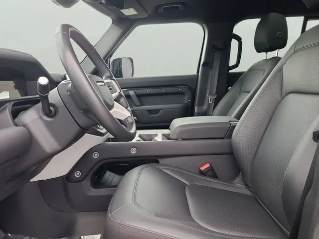 Used 2025 Black Land Rover S image 18