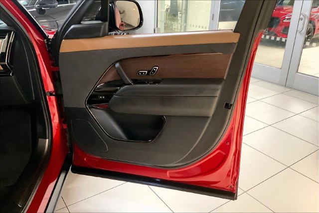 Used 2024 Red Land Rover Dynamic SE image 30