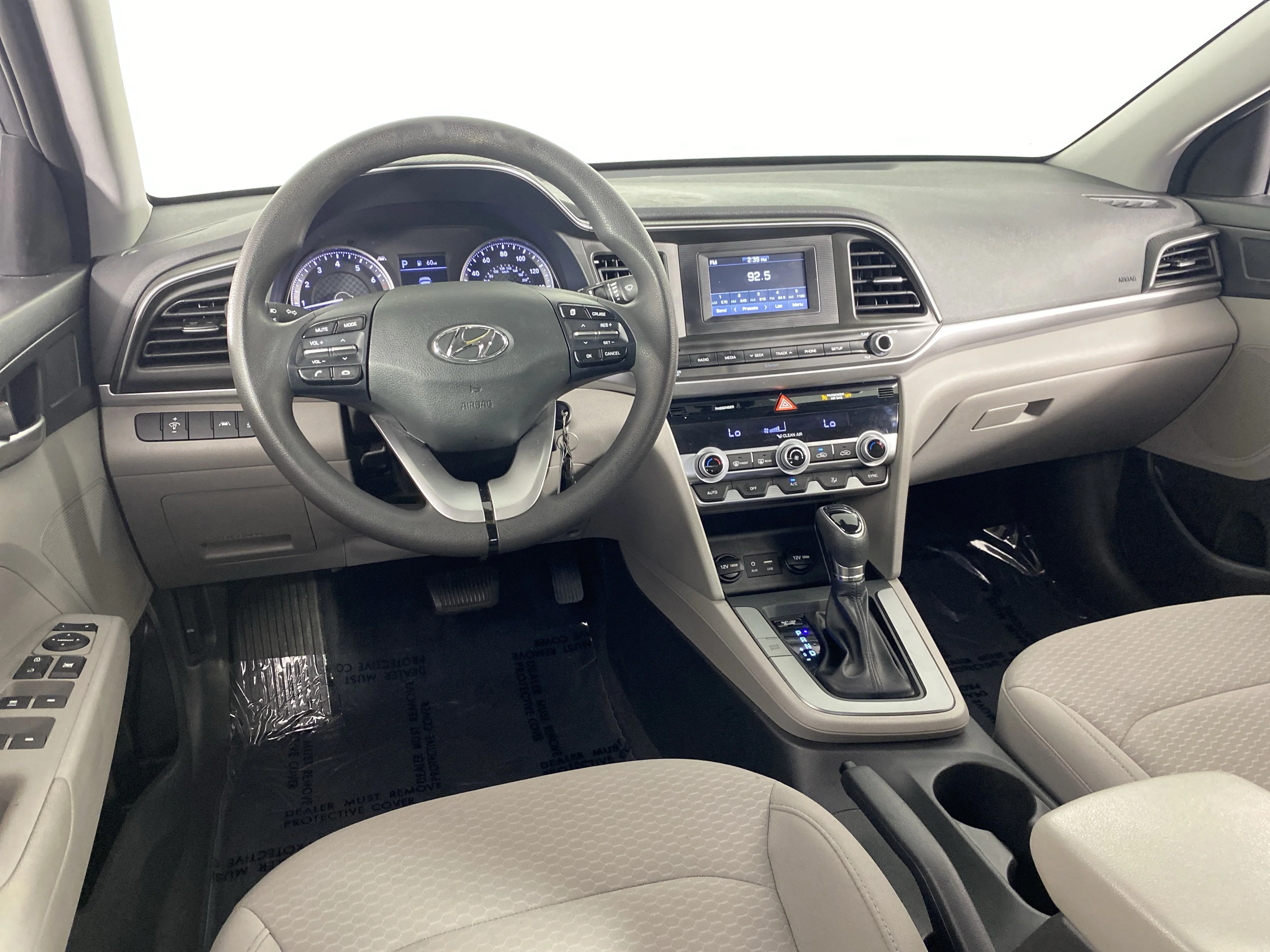 Used 2020 Stellar Silver Hyundai SE image 16
