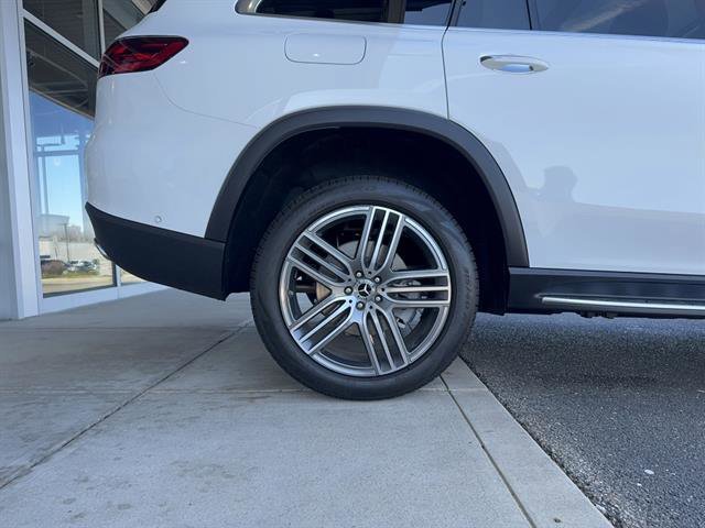 New 2026 Polar White Mercedes-Benz GLS 450 image 25