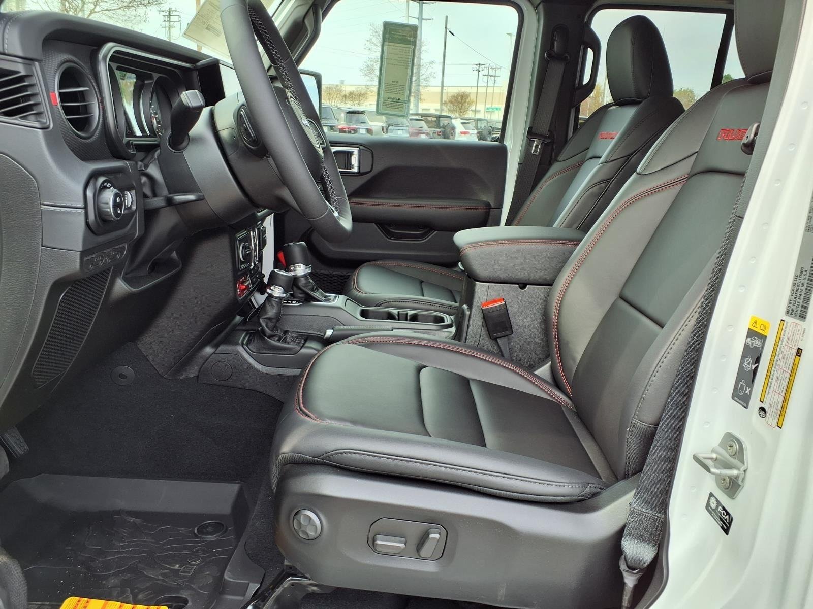 New 2026 Bright White Clear-Coat Exterior Paint Jeep  image 18