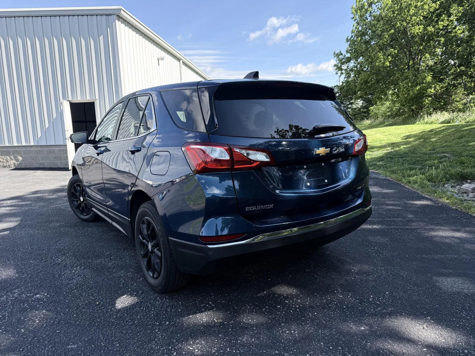 Used 2020 Chevrolet Equinox LT with VIN 2GNAXUEV1L6241029 for sale in Williamsville, NY