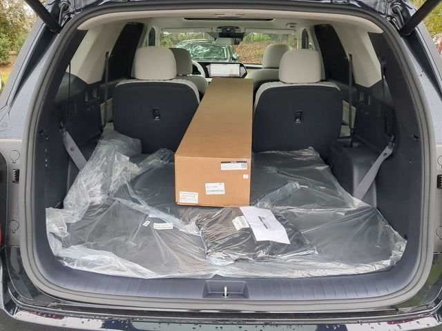 Used 2024 White Hyundai Limited image 13