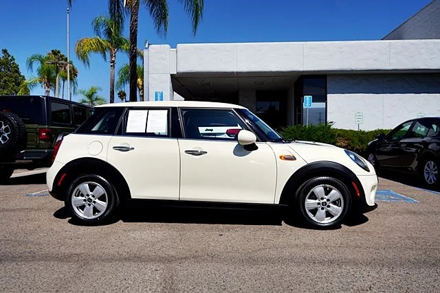 Used 2019 White MINI Classic image 6