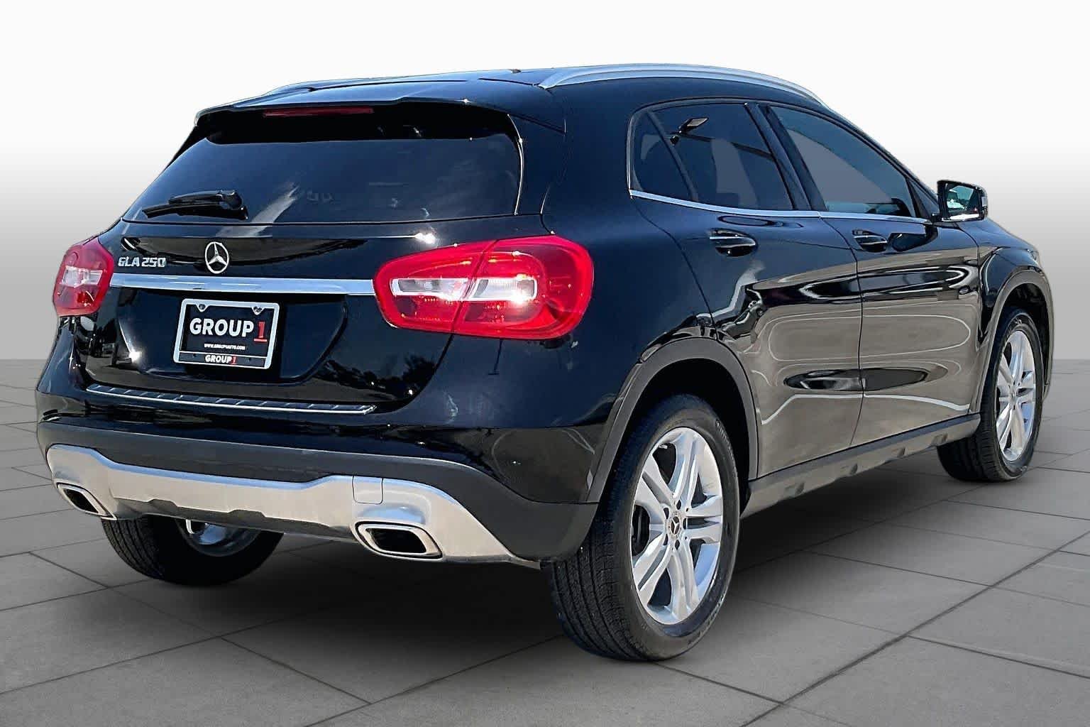 Used 2018 Night Black Mercedes-Benz GLA 250 image 13