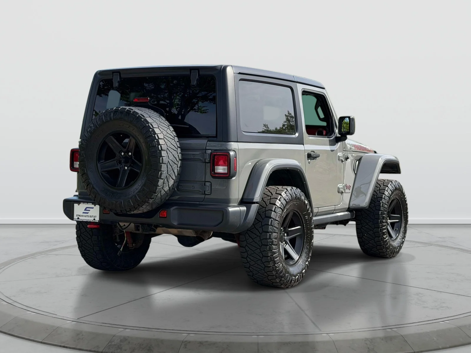 Used 2022 Gray Jeep Rubicon image 6