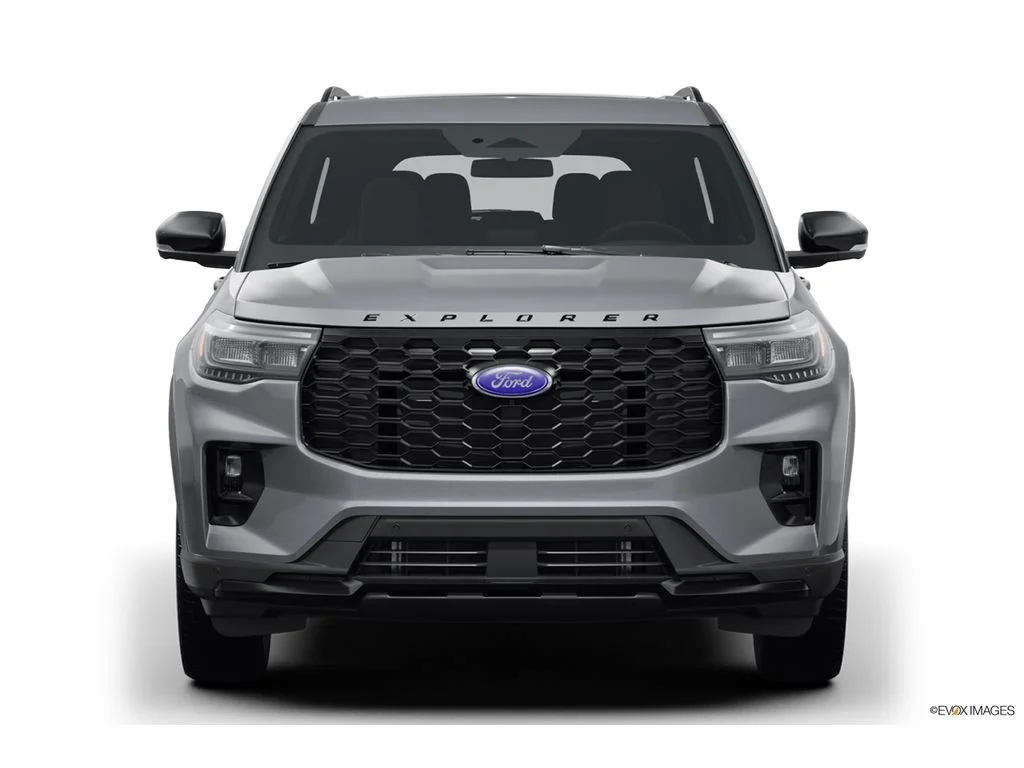 New 2026 Space White Metallic Ford ST-Line image 4