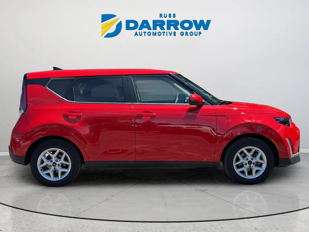 Used 2024 Red Kia S image 6