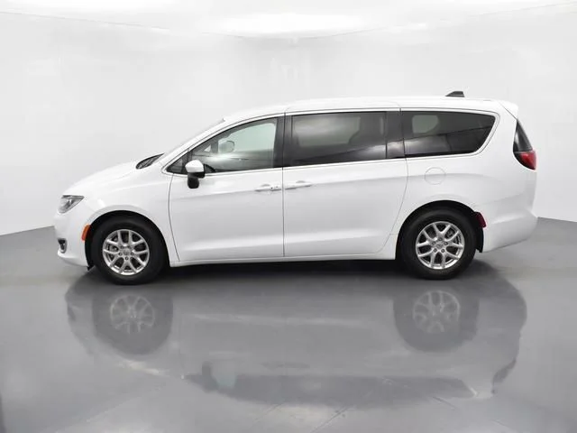 Used 2023 White Chrysler Touring L image 18
