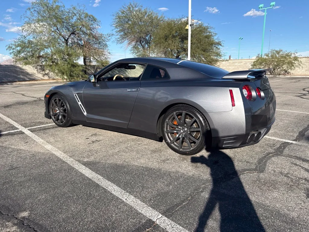 Used 2015 Gray Nissan Premium image 18