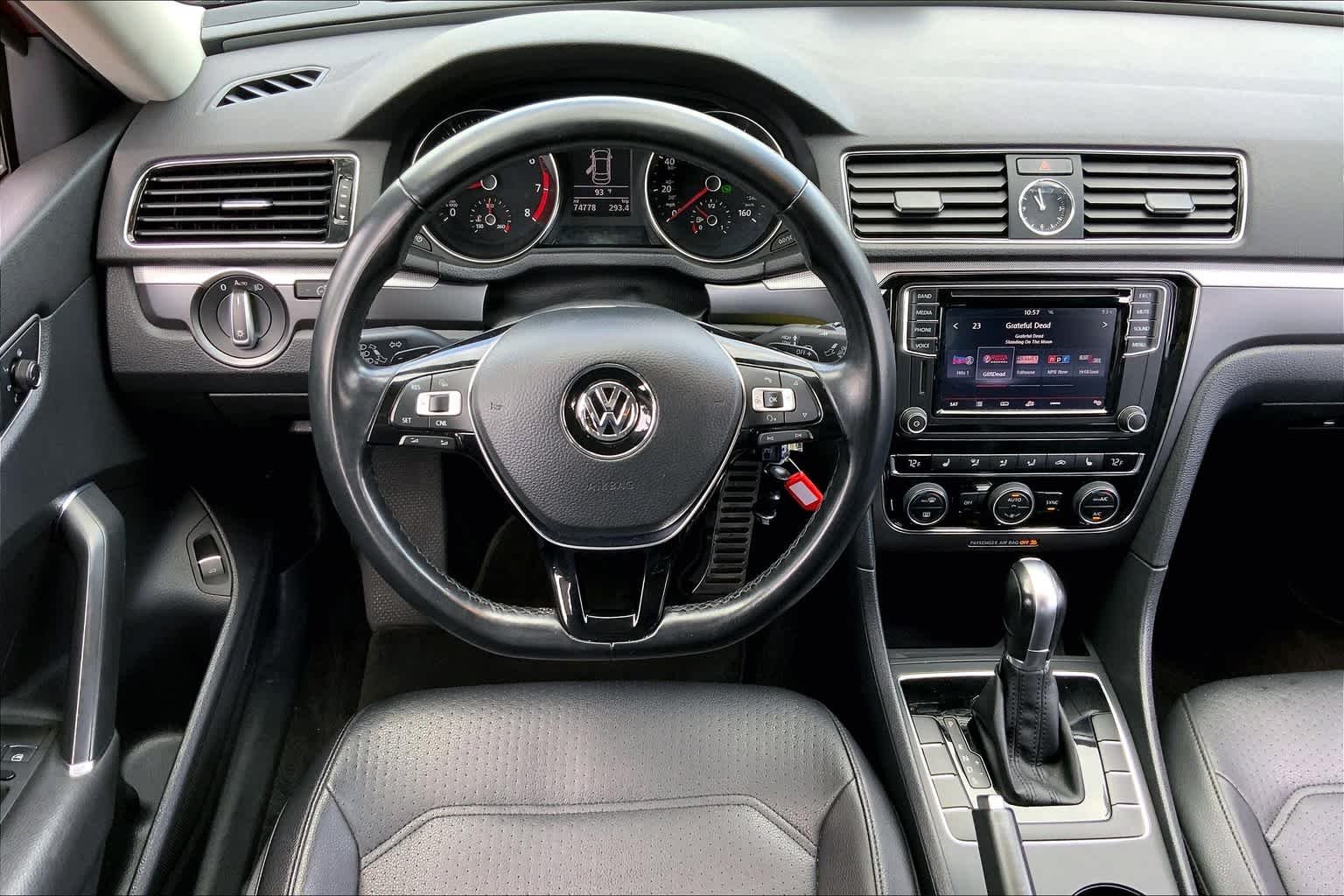 Used 2017 Fortana Red Volkswagen R-Line w/Comfort Pkg image 5