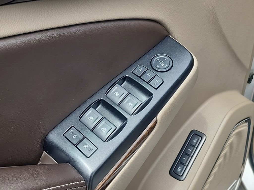Used 2018 SILVER ICE METALLIC Chevrolet LT image 15